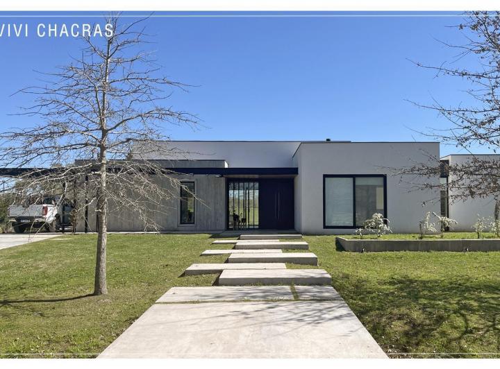 Casa · 237m² · 4 Ambientes · 1 Cochera