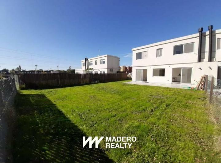 Casa · 80m² · 3 Ambientes · 2 Cocheras