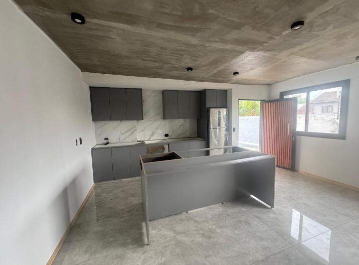 Casa · 165m² · 4 Ambientes · 2 Cocheras