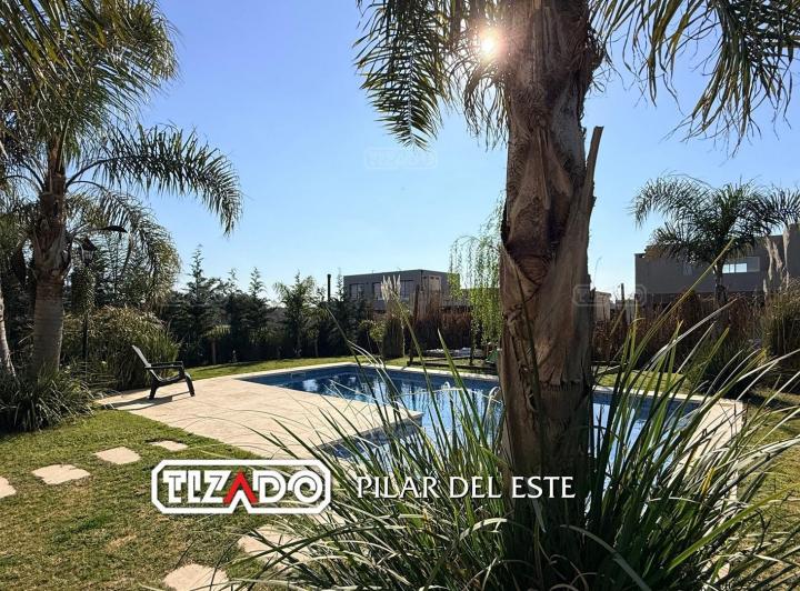 Casa · 180m² · 6 Ambientes · 3 Cocheras