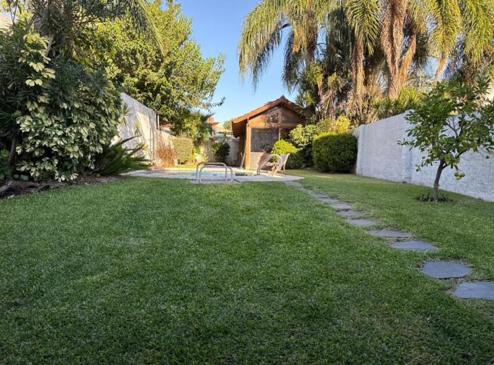 Casa · 121m² · 4 Ambientes · 3 Cocheras
