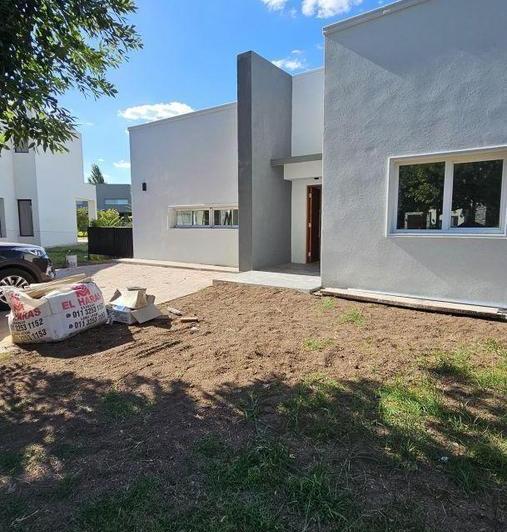 Casa · 212m² · 4 Ambientes