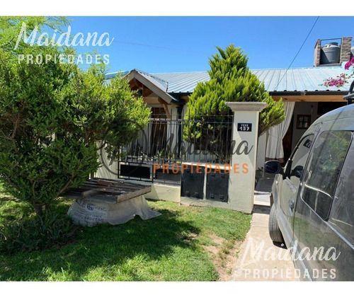 Casa · 260m² · 4 Ambientes · 1 Cochera