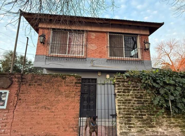 Casa · 200m² · 5 Ambientes