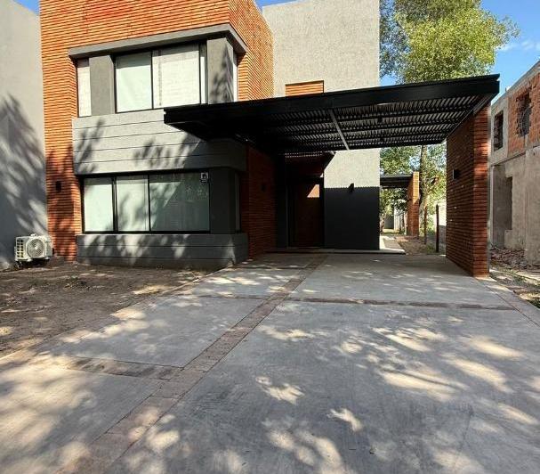 Casa · 223m² · 4 Ambientes