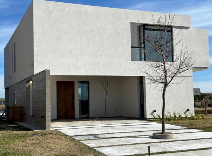 Casa · 261m² · 4 Ambientes