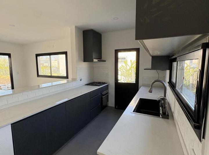 Casa · 555m² · 4 Ambientes