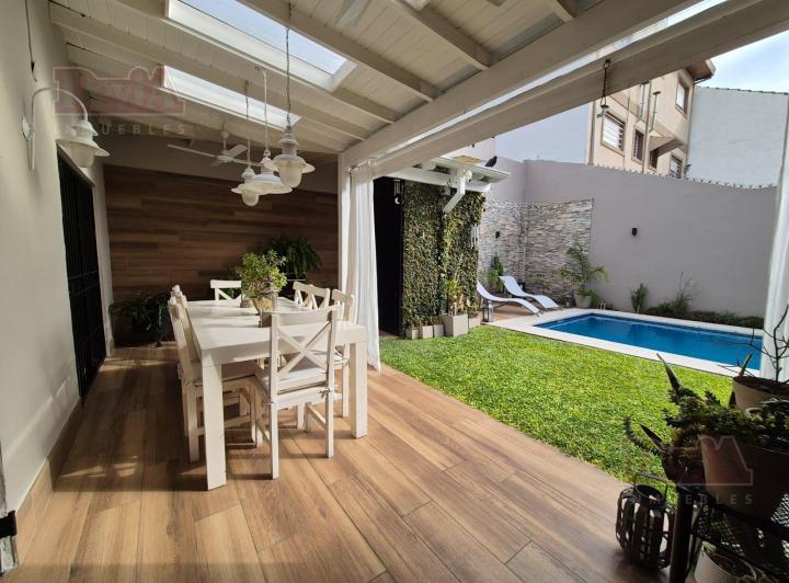 Casa · 180m² · 5 Ambientes · 2 Cocheras