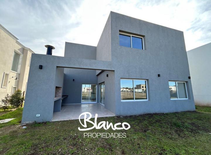 Casa · 188m² · 5 Ambientes · 2 Cocheras