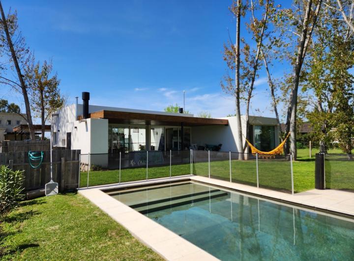 Casa · 160m² · 5 Ambientes · 2 Cocheras