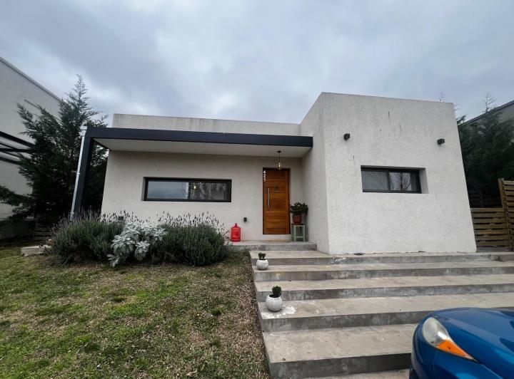 Casa · 126m² · 4 Ambientes · 1 Cochera