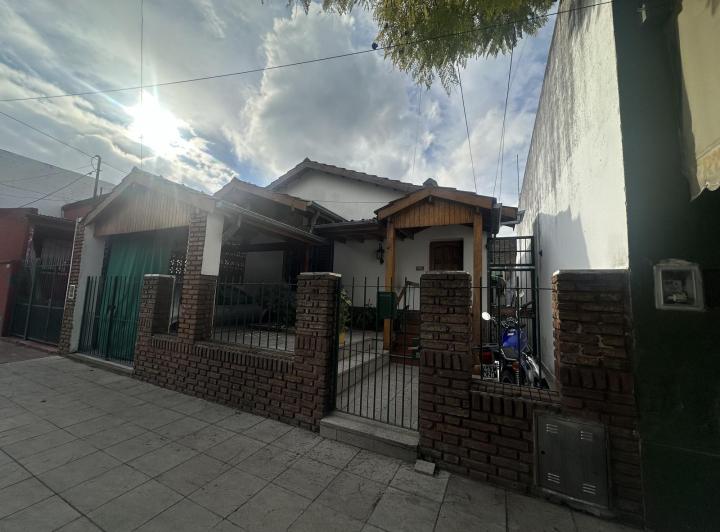 Casa · 140m² · 4 Ambientes · 1 Cochera