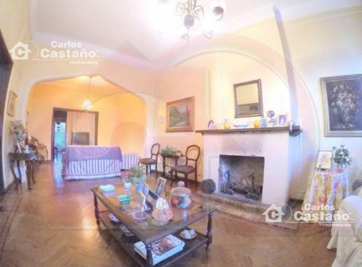 Casa · 265m² · 4 Ambientes · 1 Cochera