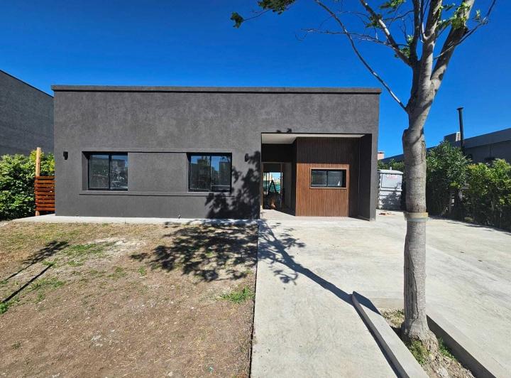 Casa · 150m² · 4 Ambientes · 2 Cocheras