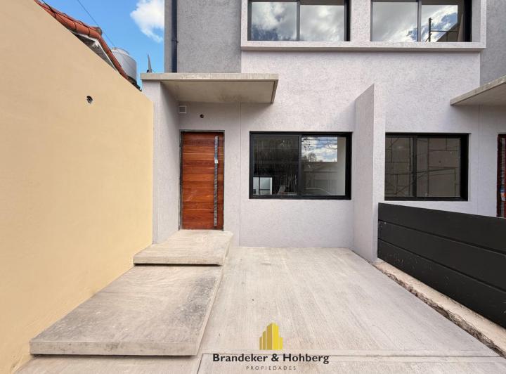 Casa · 172m² · 5 Ambientes · 1 Cochera