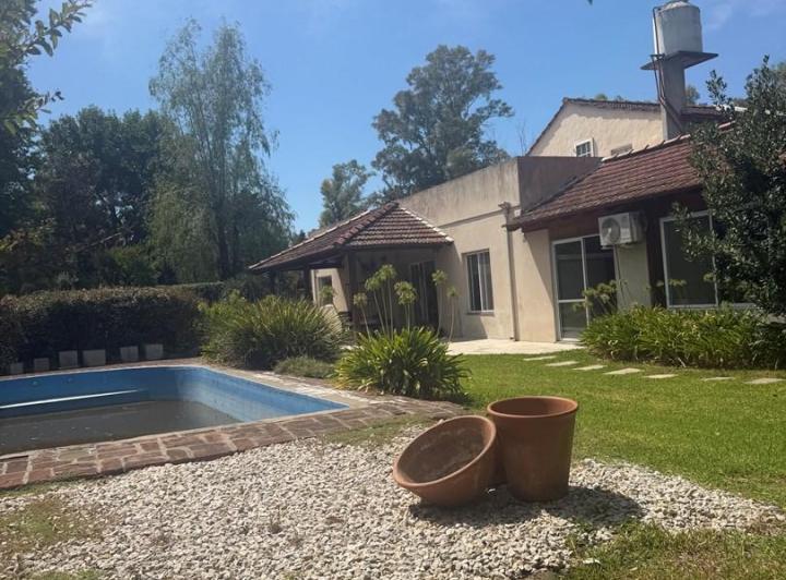 Casa · 290m² · 4 Ambientes · 1 Cochera