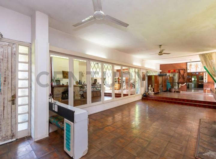 Casa · 250m² · 4 Ambientes · 3 Cocheras