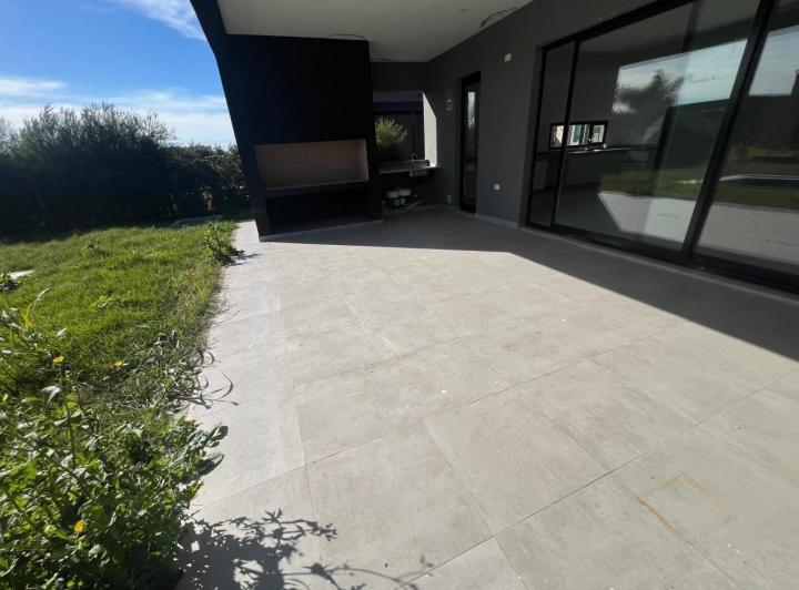 Casa · 170m² · 4 Ambientes · 1 Cochera