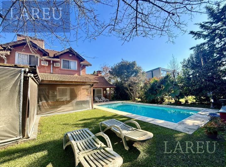 Casa · 156m² · 5 Ambientes · 3 Cocheras