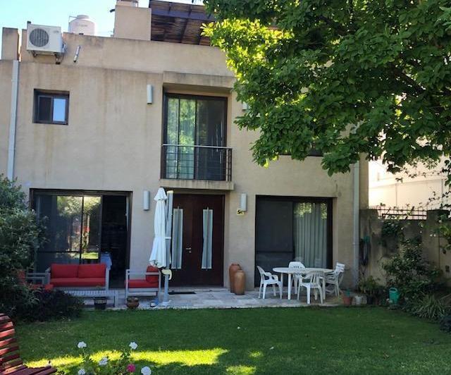 Casa · 330m² · 7 Ambientes