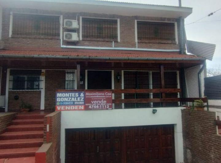 Casa · 189m² · 4 Ambientes · 2 Cocheras
