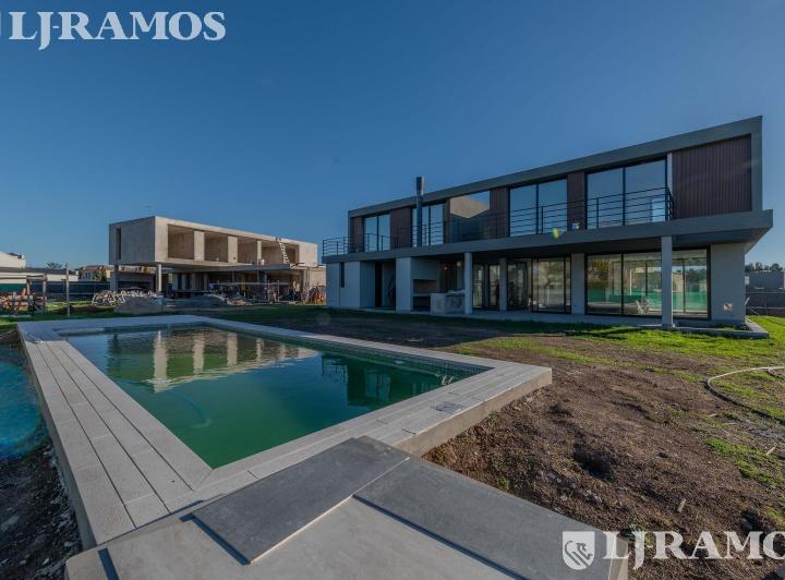 Casa · 268m² · 5 Ambientes