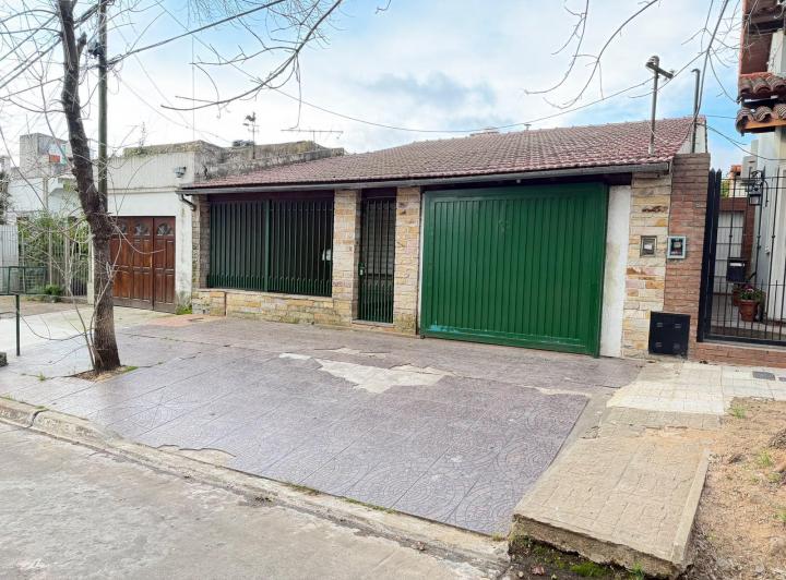 Casa · 155m² · 4 Ambientes · 1 Cochera