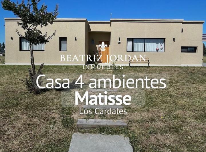 Casa · 128m² · 4 Ambientes · 2 Cocheras