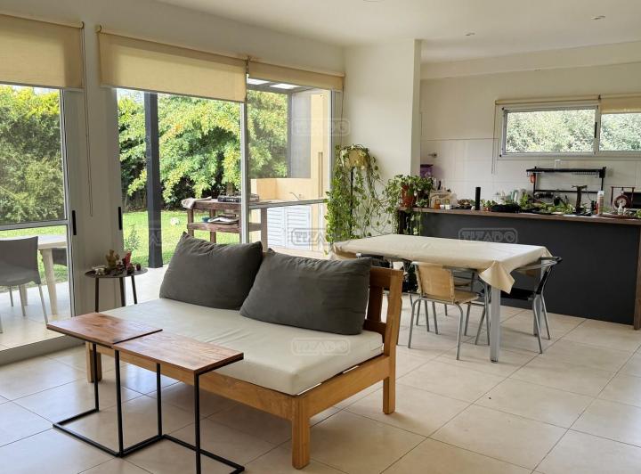 Casa · 120m² · 4 Ambientes · 1 Cochera