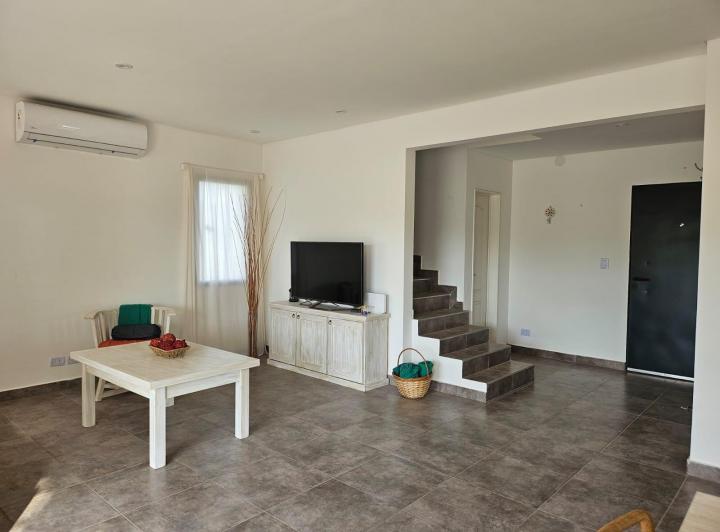 Casa · 180m² · 5 Ambientes