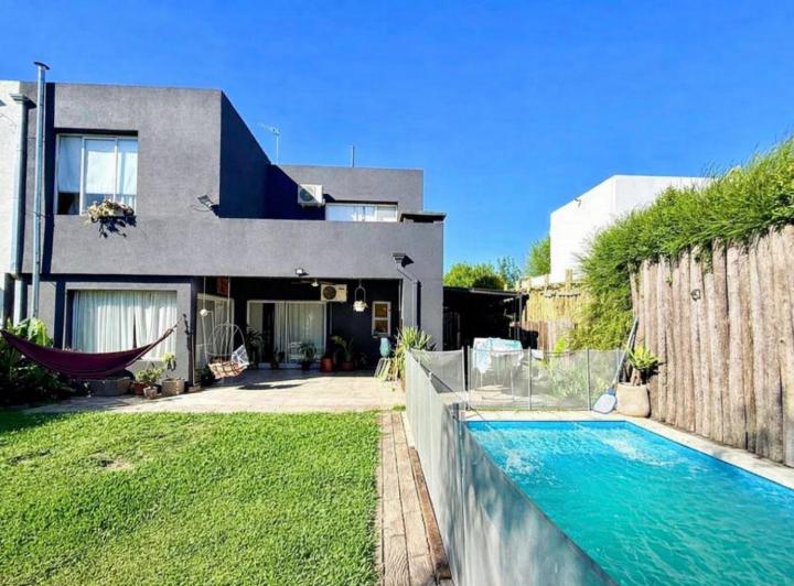Casa · 140m² · 5 Ambientes