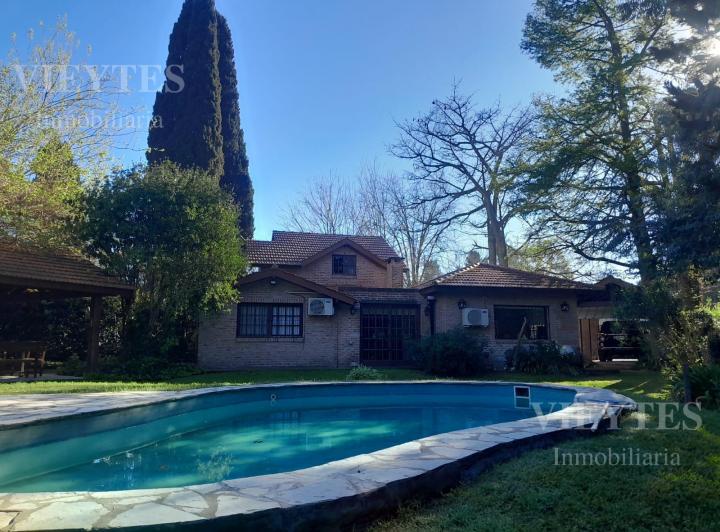 Casa · 156m² · 4 Ambientes · 2 Cocheras