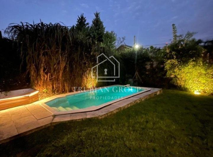 Casa · 138m² · 4 Ambientes · 2 Cocheras