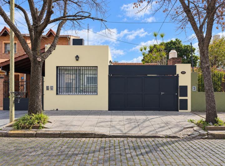 Casa · 250m² · 4 Ambientes · 1 Cochera