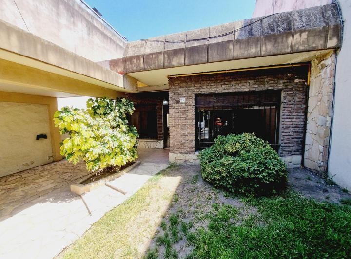 Casa · 110m² · 3 Ambientes · 1 Cochera