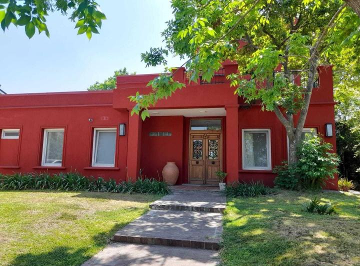 Casa · 234m² · 5 Ambientes