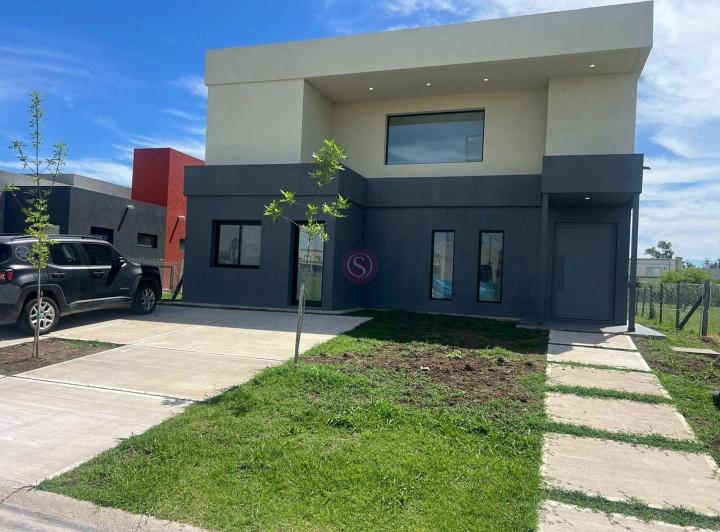Casa · 150m² · 4 Ambientes · 1 Cochera