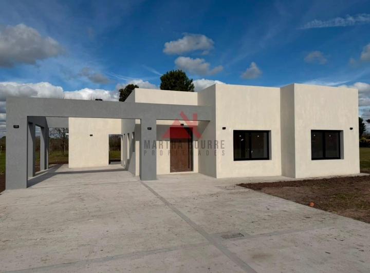 Casa · 137m² · 4 Ambientes · 1 Cochera