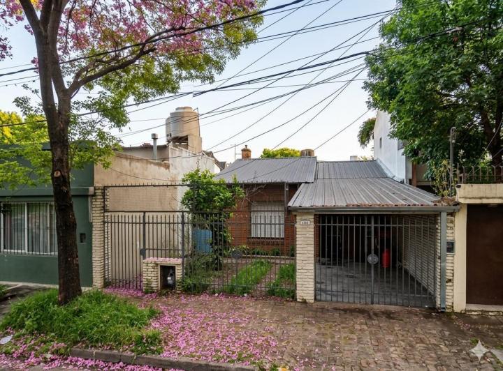 Casa · 130m² · 4 Ambientes · 2 Cocheras