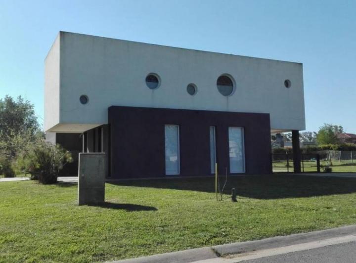 Casa · 220m² · 3 Dormitorios