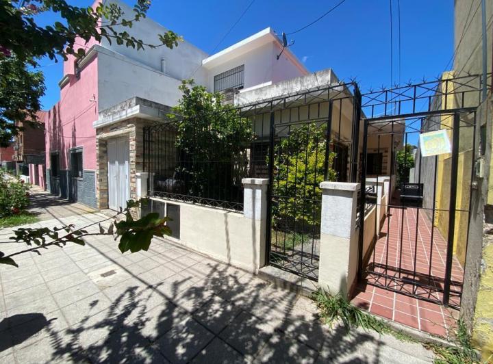 Casa · 211m² · 4 Ambientes · 1 Cochera
