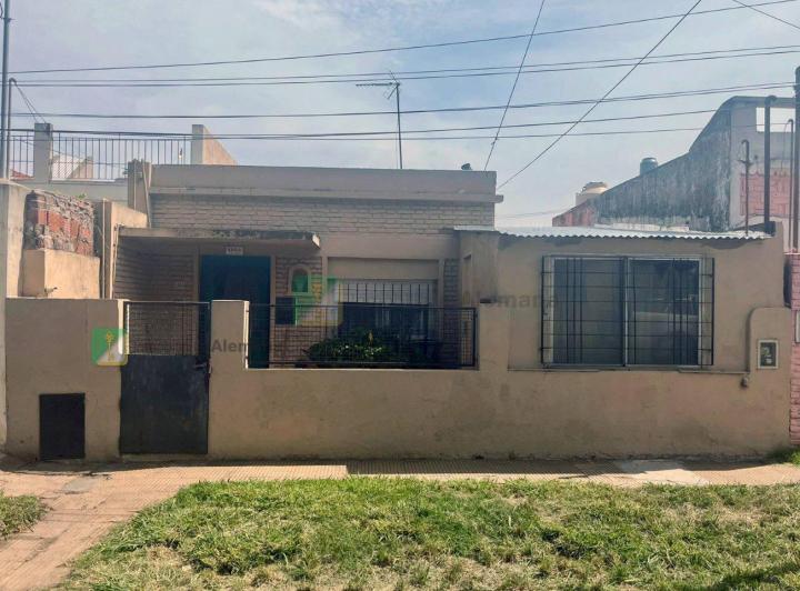 Casa · 79m² · 4 Ambientes · 1 Cochera