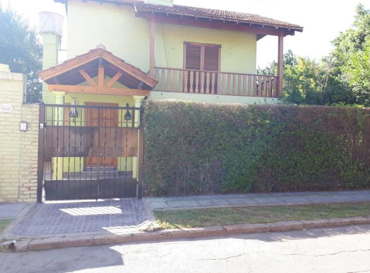 Casa · 270m² · 4 Ambientes · 4 Cocheras