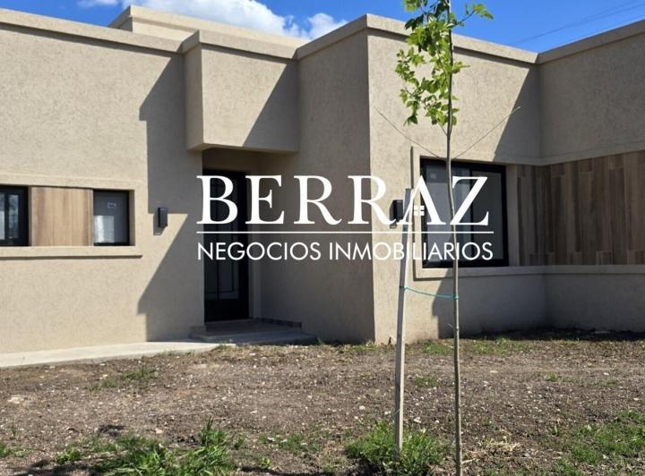 Casa · 131m² · 5 Ambientes · 2 Cocheras