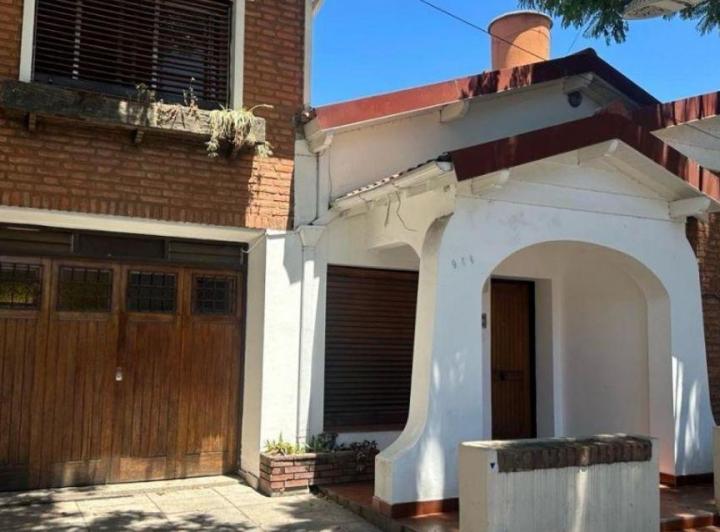 Casa · 170m² · 4 Ambientes · 2 Cocheras