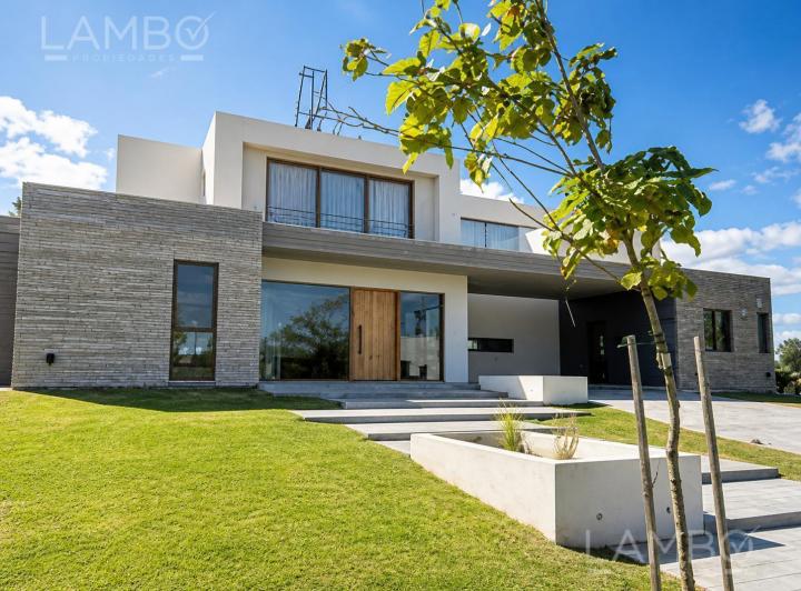 Casa · 294m²