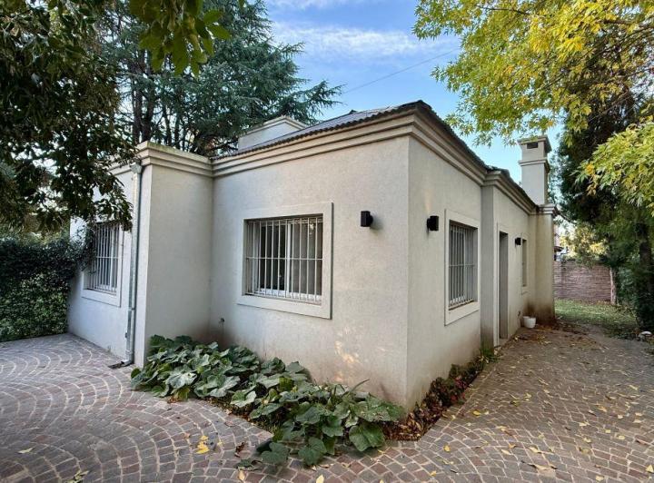 Casa · 74m² · 3 Ambientes · 1 Cochera
