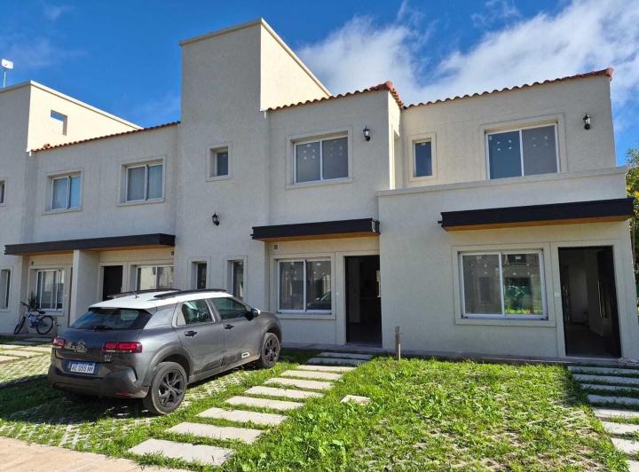 Casa · 65m² · 2 Ambientes · 1 Cochera