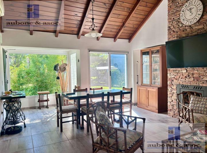 Casa · 120m² · 3 Ambientes · 2 Cocheras