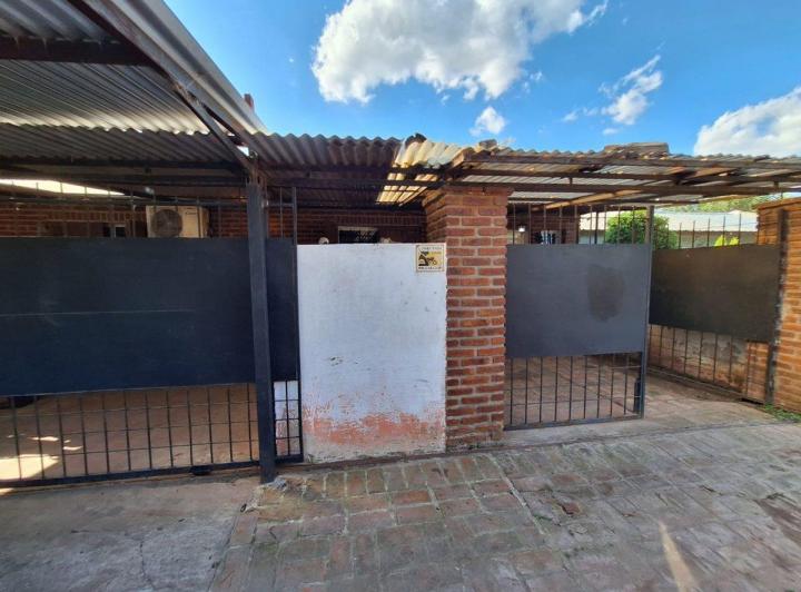 Casa · 220m² · 4 Ambientes · 1 Cochera